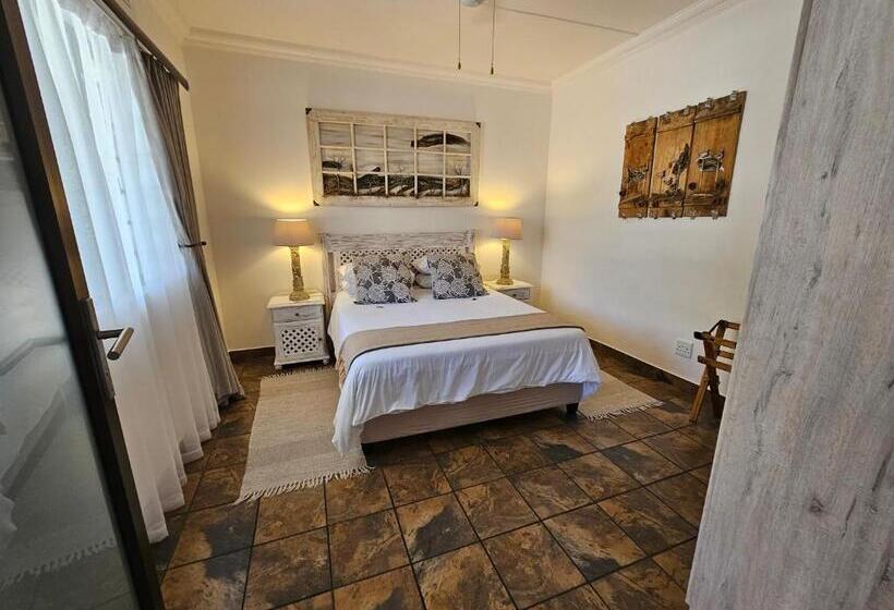 تختخواب و صبحانه Leopard Corner Lodge