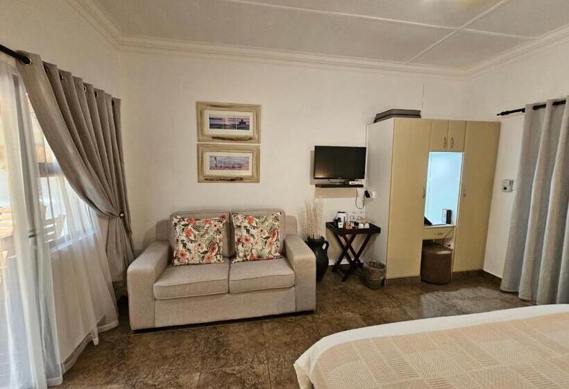 تختخواب و صبحانه Leopard Corner Lodge