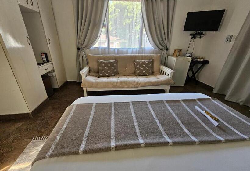 تختخواب و صبحانه Leopard Corner Lodge