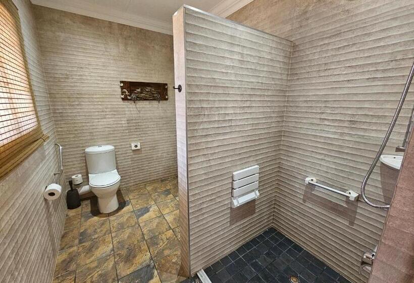 تختخواب و صبحانه Leopard Corner Lodge