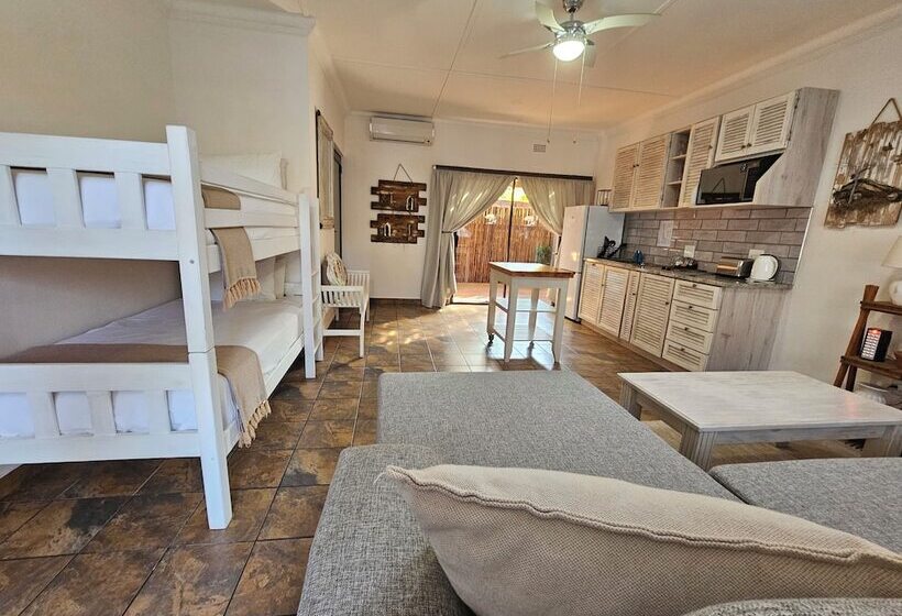 تختخواب و صبحانه Leopard Corner Lodge