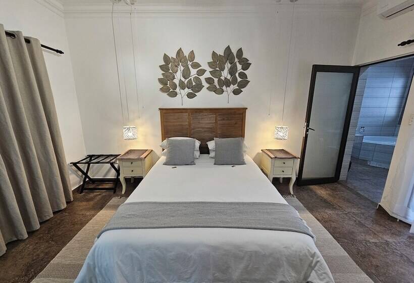 تختخواب و صبحانه Leopard Corner Lodge