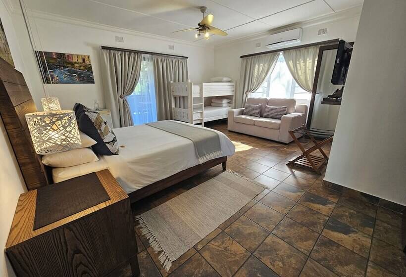 تختخواب و صبحانه Leopard Corner Lodge