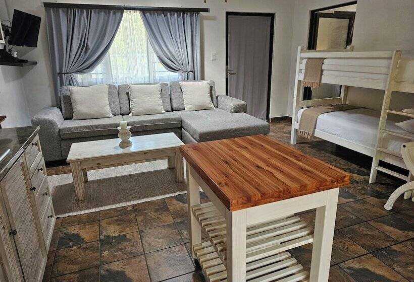 تختخواب و صبحانه Leopard Corner Lodge
