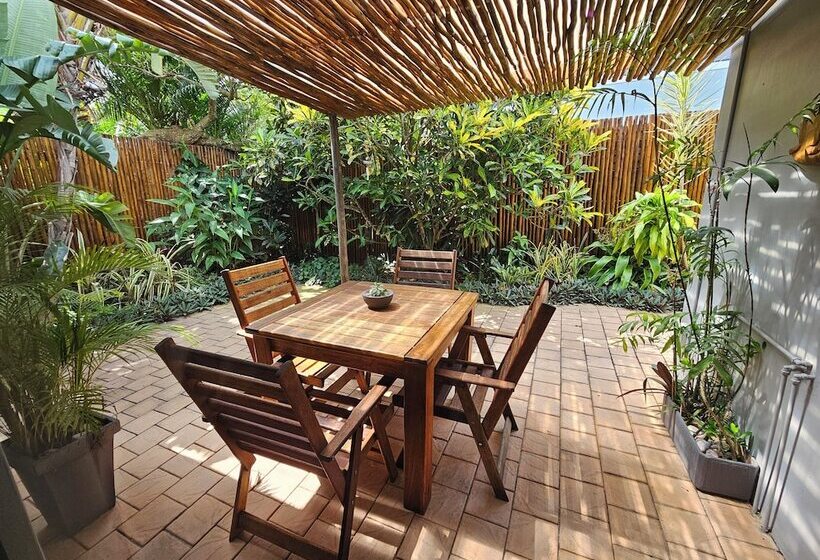 تختخواب و صبحانه Leopard Corner Lodge