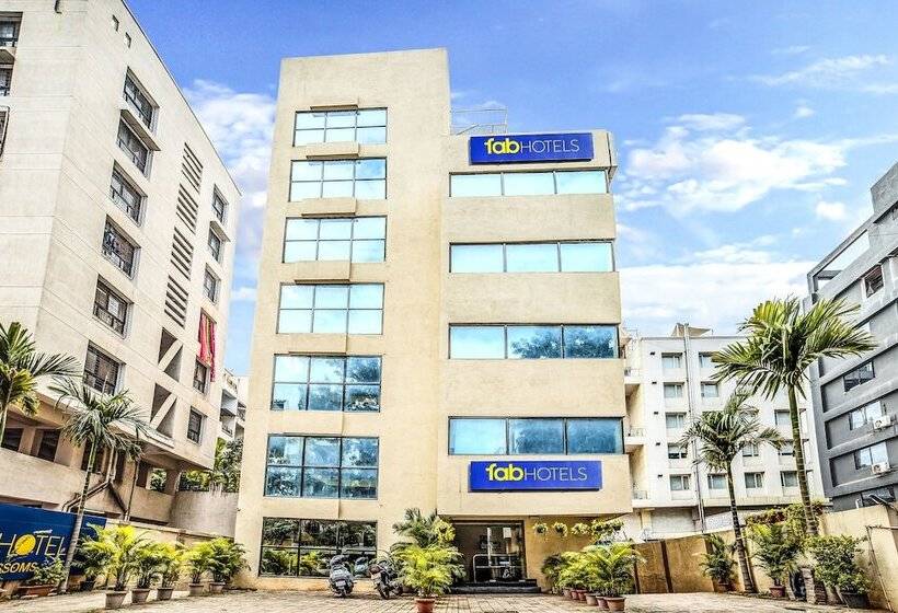 בית מלון כפרי Treebo Blossom   Viman Nagar