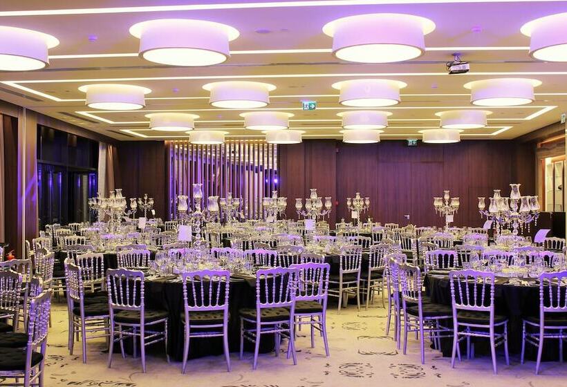 호텔 Burgu Arjaan By Rotana