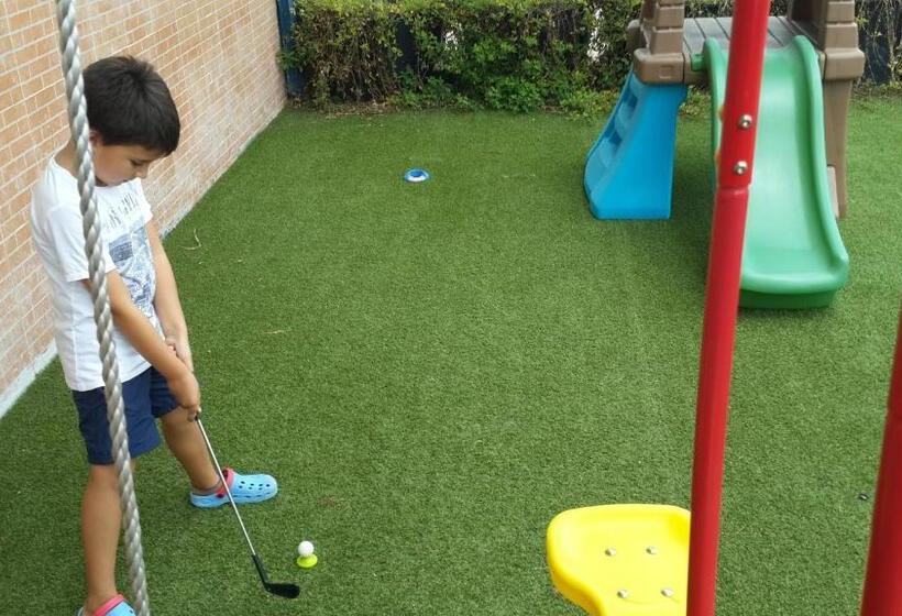 فندق Express Inn Coronado & Camping