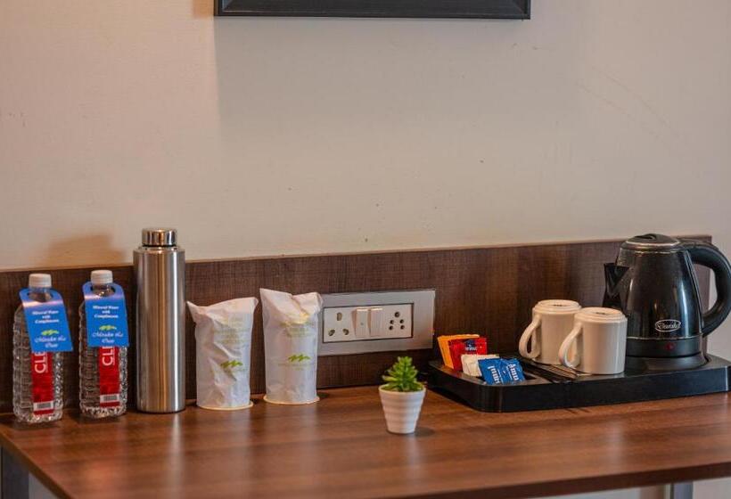 هتل La Oasis By Meraden