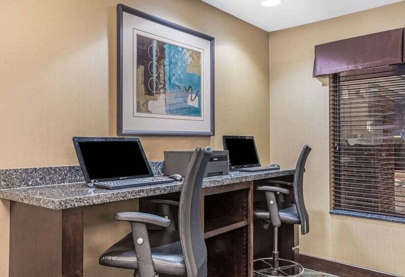 هتل La Quinta By Wyndham Sioux Falls