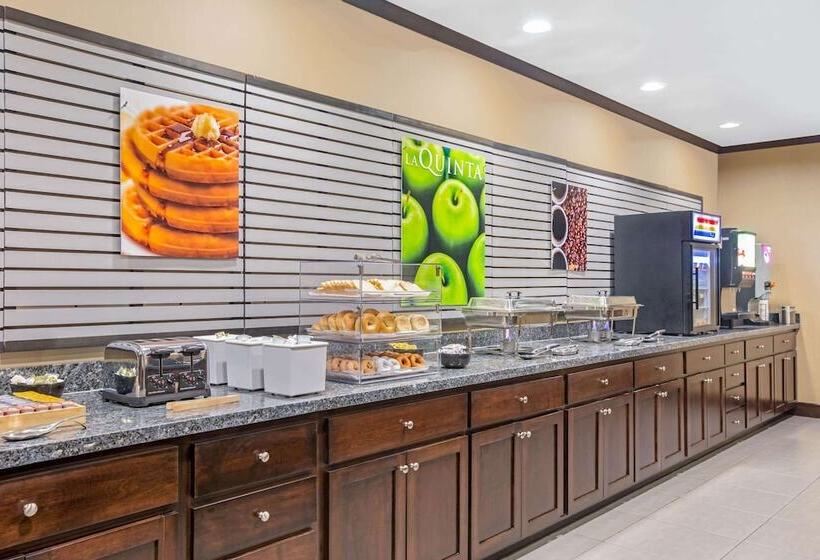 هتل La Quinta By Wyndham Sioux Falls