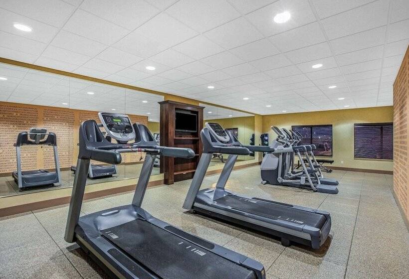 هتل La Quinta By Wyndham Sioux Falls