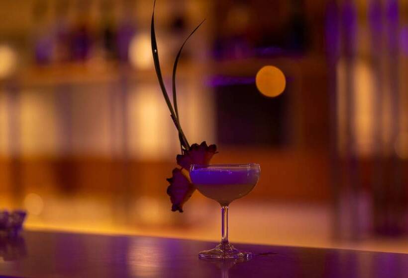 هتل La Oasis By Meraden