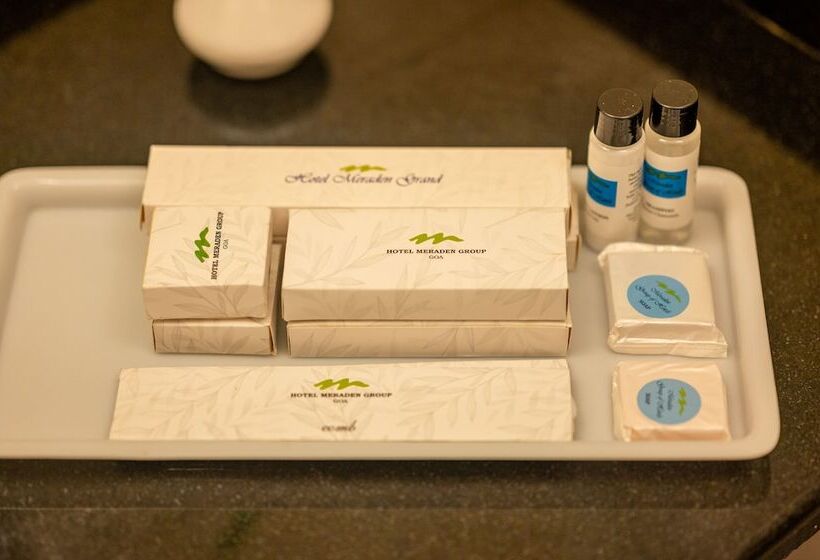 هتل La Oasis By Meraden