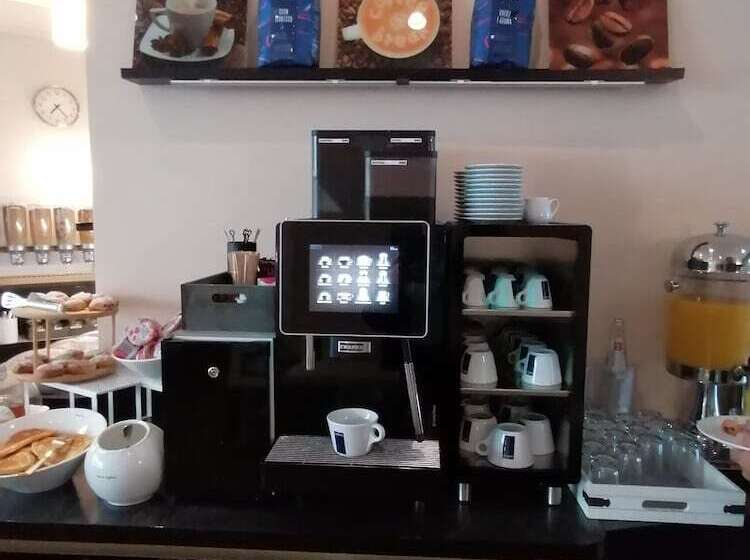 Fotos del hotel Skyline  City Frankfurt:  20