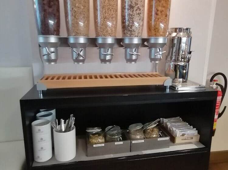 Fotos del hotel Skyline  City Frankfurt:  18