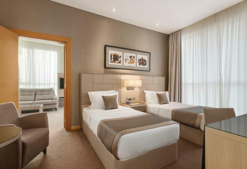 هتل Tryp By Wyndham Abu Dhabi City Center