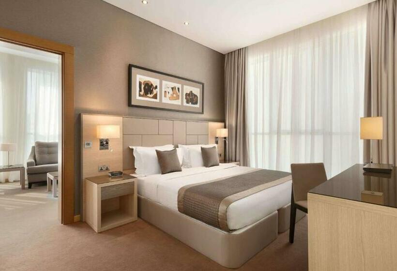 هتل Tryp By Wyndham Abu Dhabi City Center