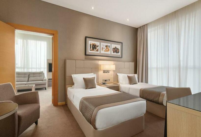 هتل Tryp By Wyndham Abu Dhabi City Center