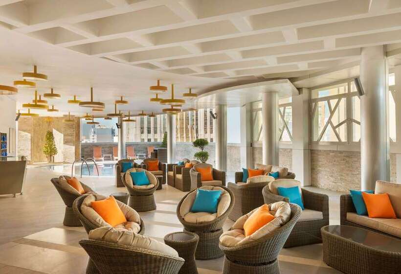 هتل Tryp By Wyndham Abu Dhabi City Center