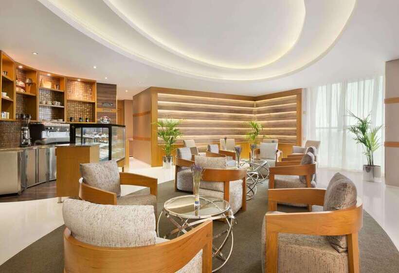 هتل Tryp By Wyndham Abu Dhabi City Center