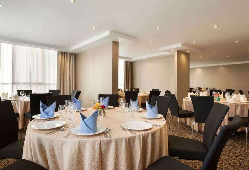 هتل Tryp By Wyndham Abu Dhabi City Center