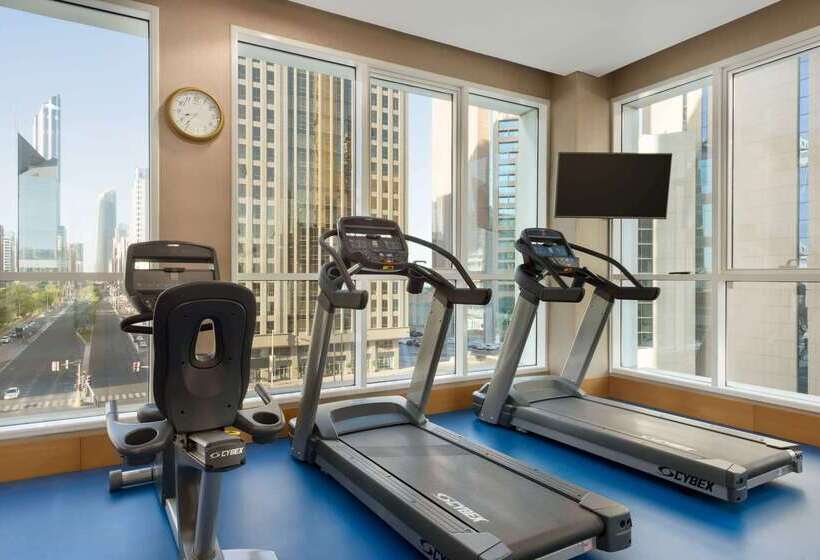 هتل Tryp By Wyndham Abu Dhabi City Center
