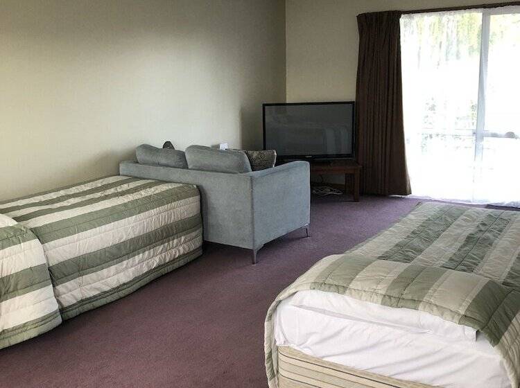 Lilybrook Motel