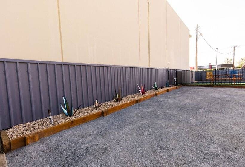 Midlands Motel