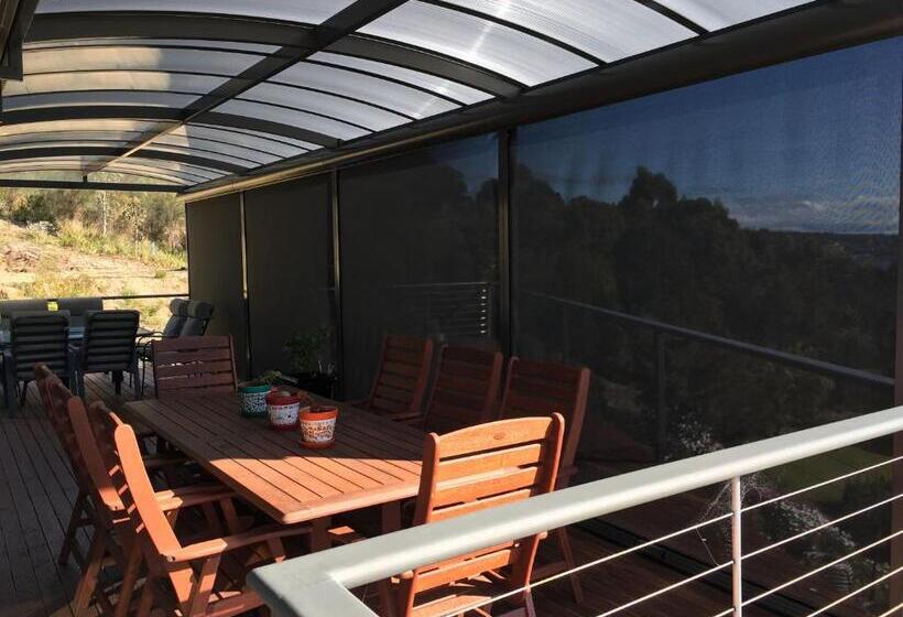 פנסיון Storm Bay B & B