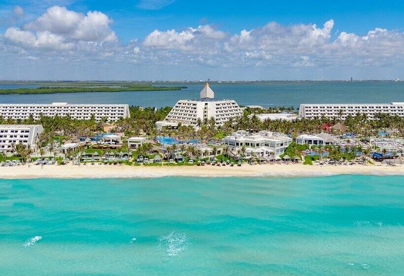 استراحتگاه The Pyramid Cancun