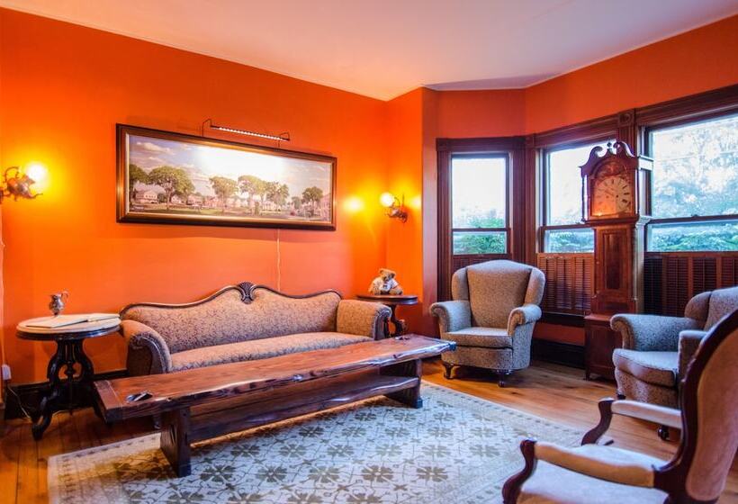 تختخواب و صبحانه Heart Of The Village Inn