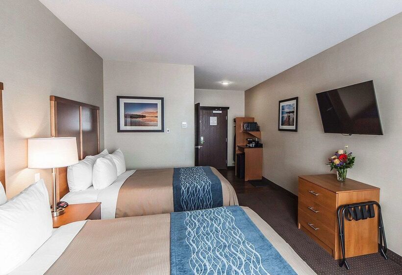 هتل The Kanata Bonnyville