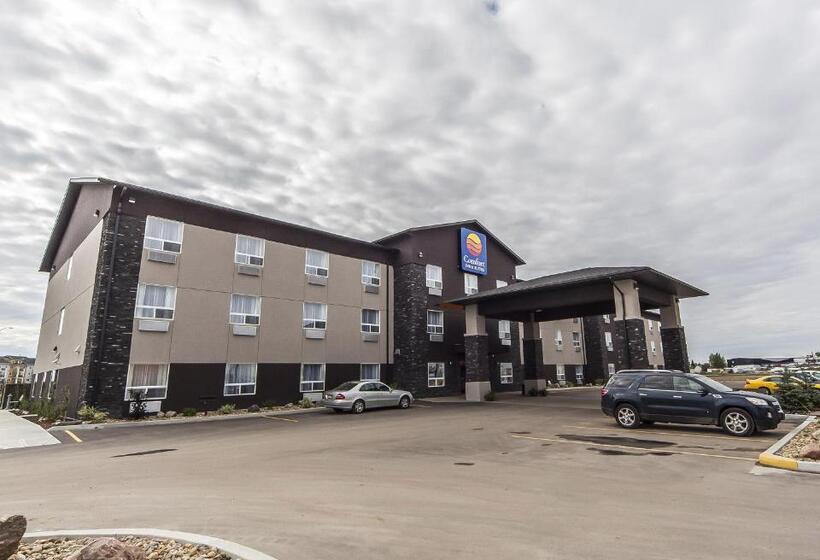 هتل The Kanata Bonnyville