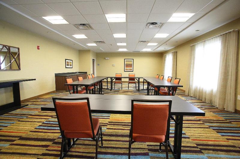 هتل Fairfield Inn & Suites By Marriott East Grand Forks