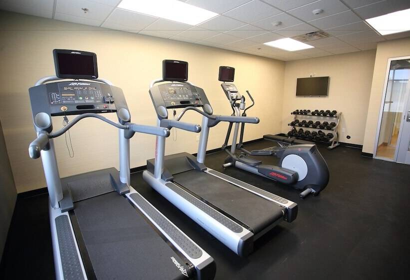 هتل Fairfield Inn & Suites By Marriott East Grand Forks