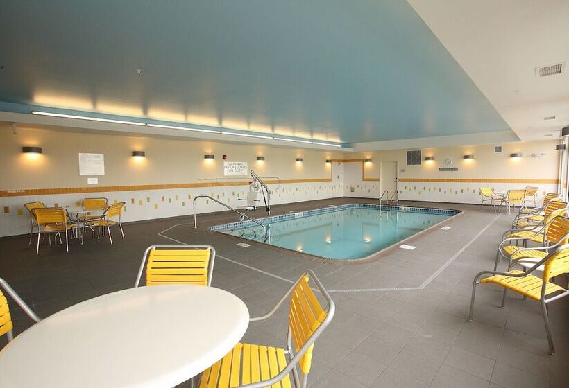 هتل Fairfield Inn & Suites By Marriott East Grand Forks