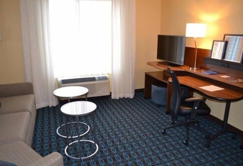 هتل Fairfield Inn & Suites By Marriott East Grand Forks