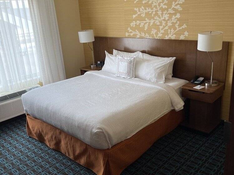 هتل Fairfield Inn & Suites By Marriott East Grand Forks
