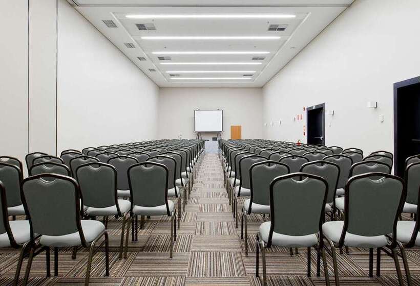 ホテル Golden Tulip Sao Jose Dos Campos