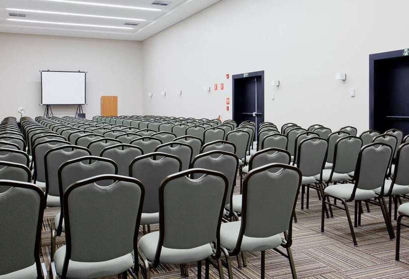 ホテル Golden Tulip Sao Jose Dos Campos