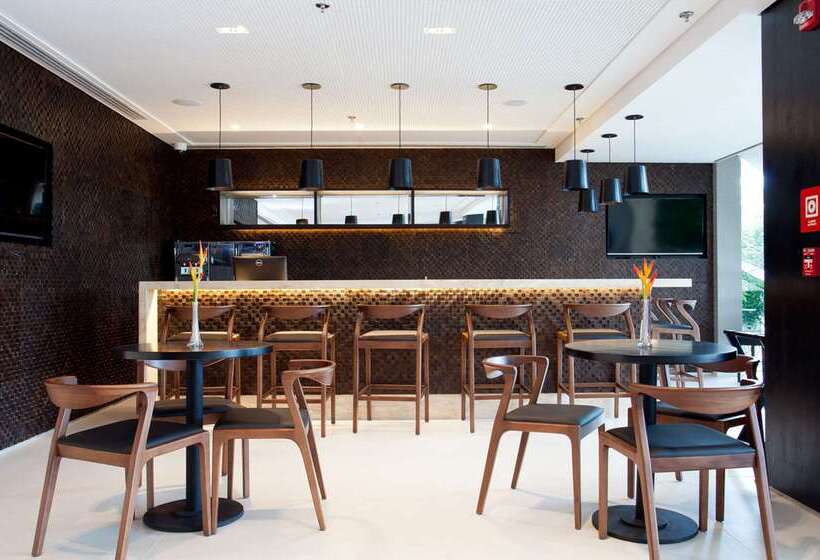 ホテル Golden Tulip Sao Jose Dos Campos