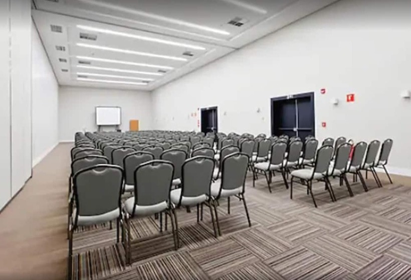 ホテル Golden Tulip Sao Jose Dos Campos