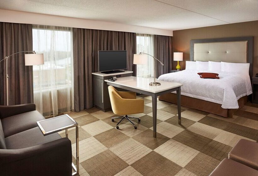 هتل Hampton Inn By Hilton Timmins