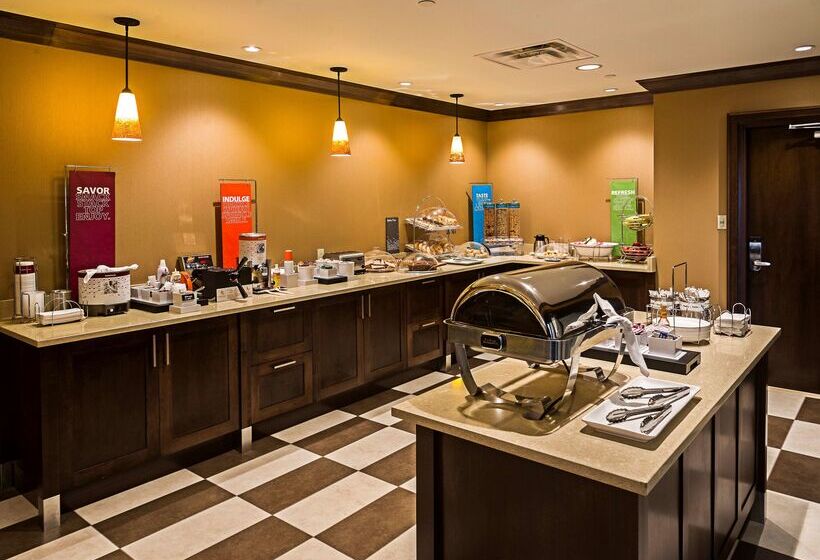 هتل Hampton Inn By Hilton Ottawa Airport, On, Cn