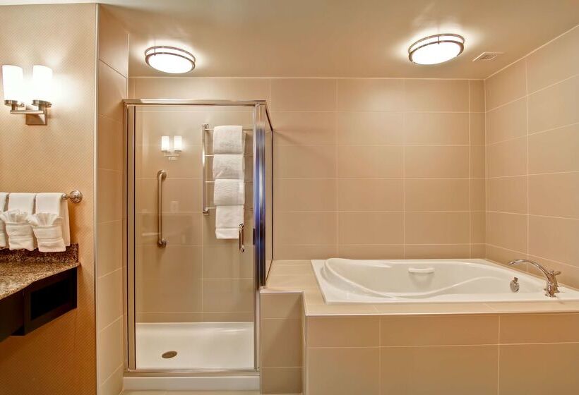 בית מלון כפרי Hilton Garden Inn Woodbridge