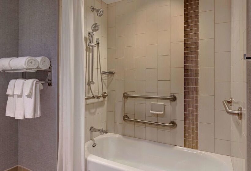 هتل Hyatt Place Bloomington / Normal