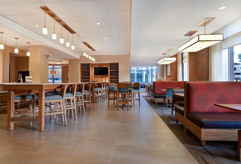 هتل Hyatt Place Bloomington / Normal