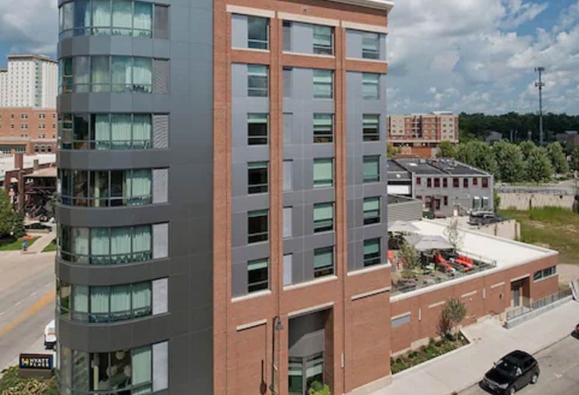 هتل Hyatt Place Bloomington / Normal