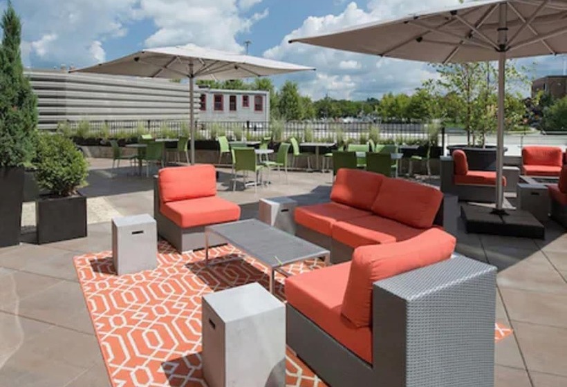 هتل Hyatt Place Bloomington / Normal